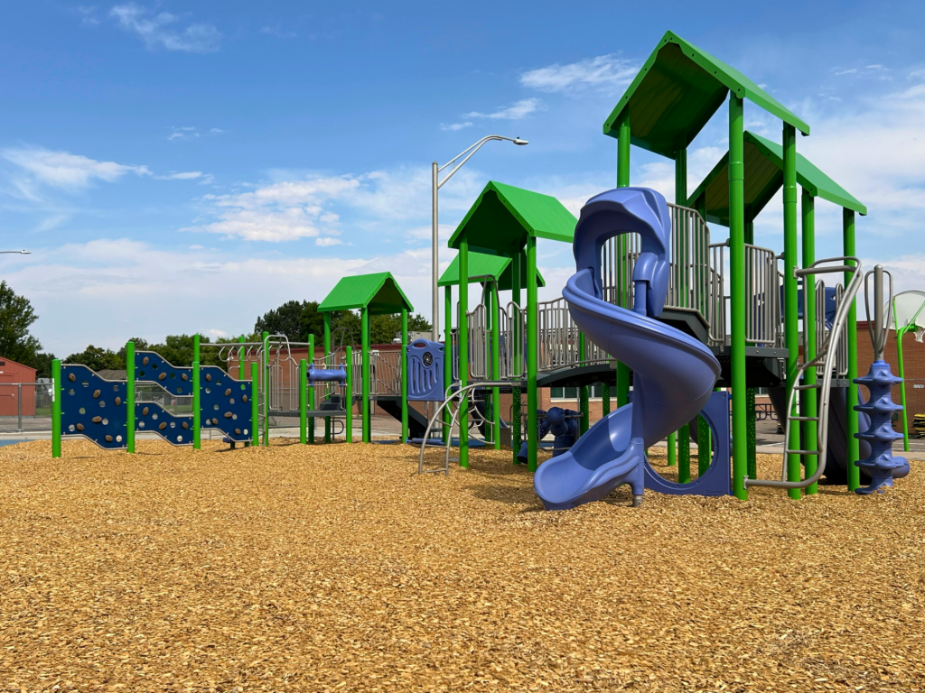 Leroy-ES-12.png#asset:14906