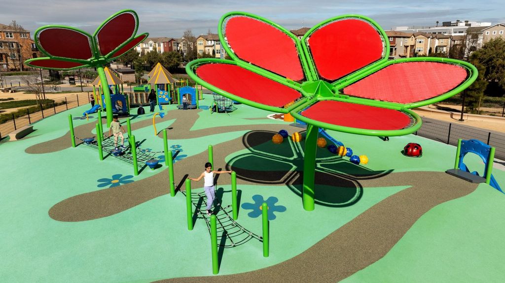 delano-manongs-flower-shade-01.jpg#asset:14906