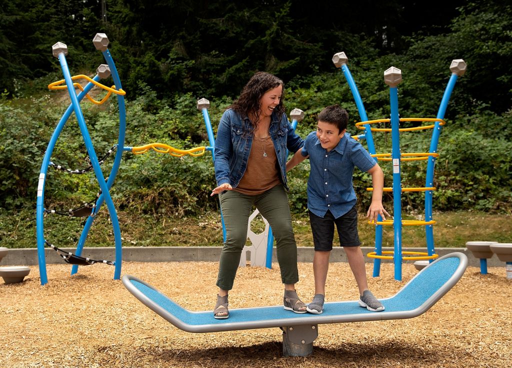 multigenerational_woman-and-boy-on-balance-board-web.jpg#asset:14991