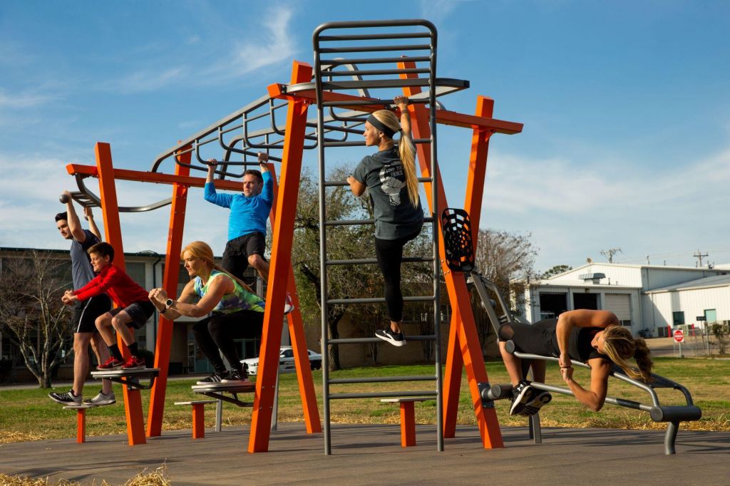 outdoor-fitness_group-on-whole-unit.jpg#asset:14699