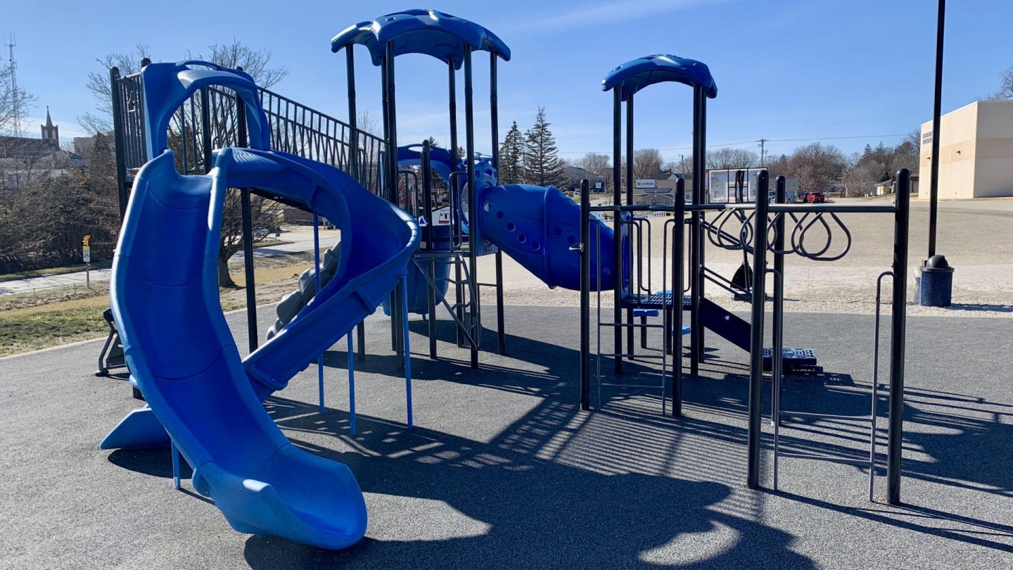 School Playground with Wrinkle Wall – West… | Cunningham