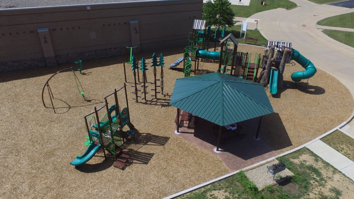 Large Nature Theme Playground Peoria Il Cunningham Recreation